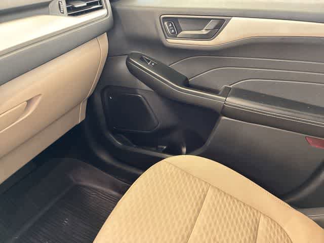 Used 2022 Ford Escape SE w/ Convenience Package FWD image 31