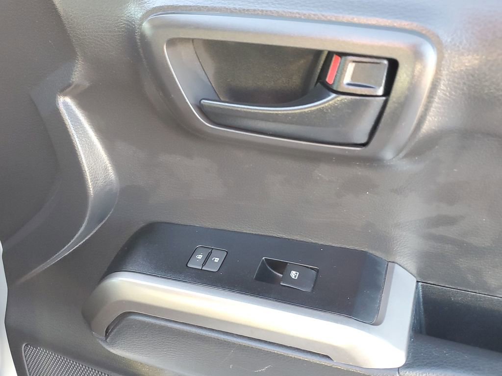 Used 2022 Toyota Tacoma SR5 image 38