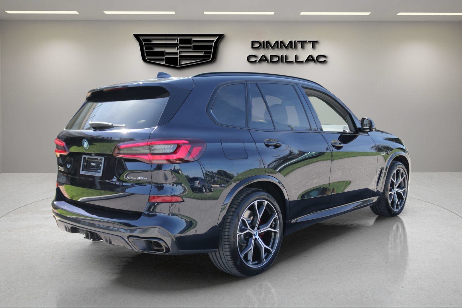 Used 2022 BMW X5 xDrive45e w/ M Sport Package AWD/4WD image 5