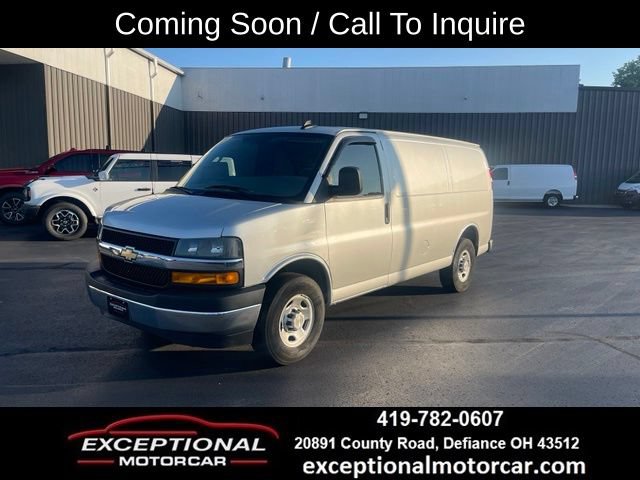 Used 2025 Chevrolet Express 3500 w/ Hotel Shuttle Package RWD image 1