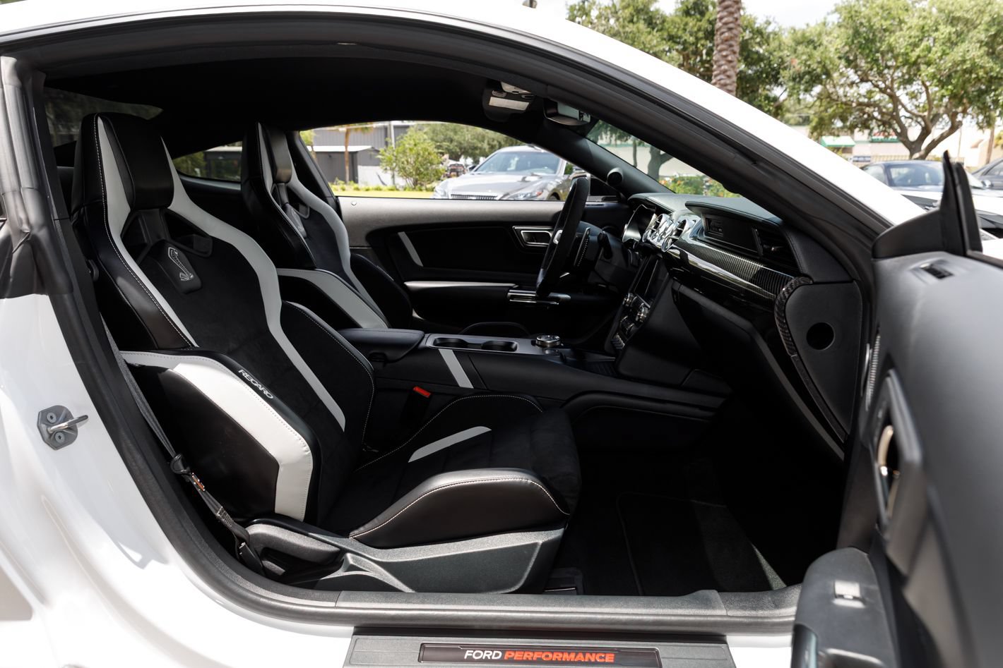 Used 2022 Ford Mustang Shelby GT500 w/ Technology Package RWD image 59