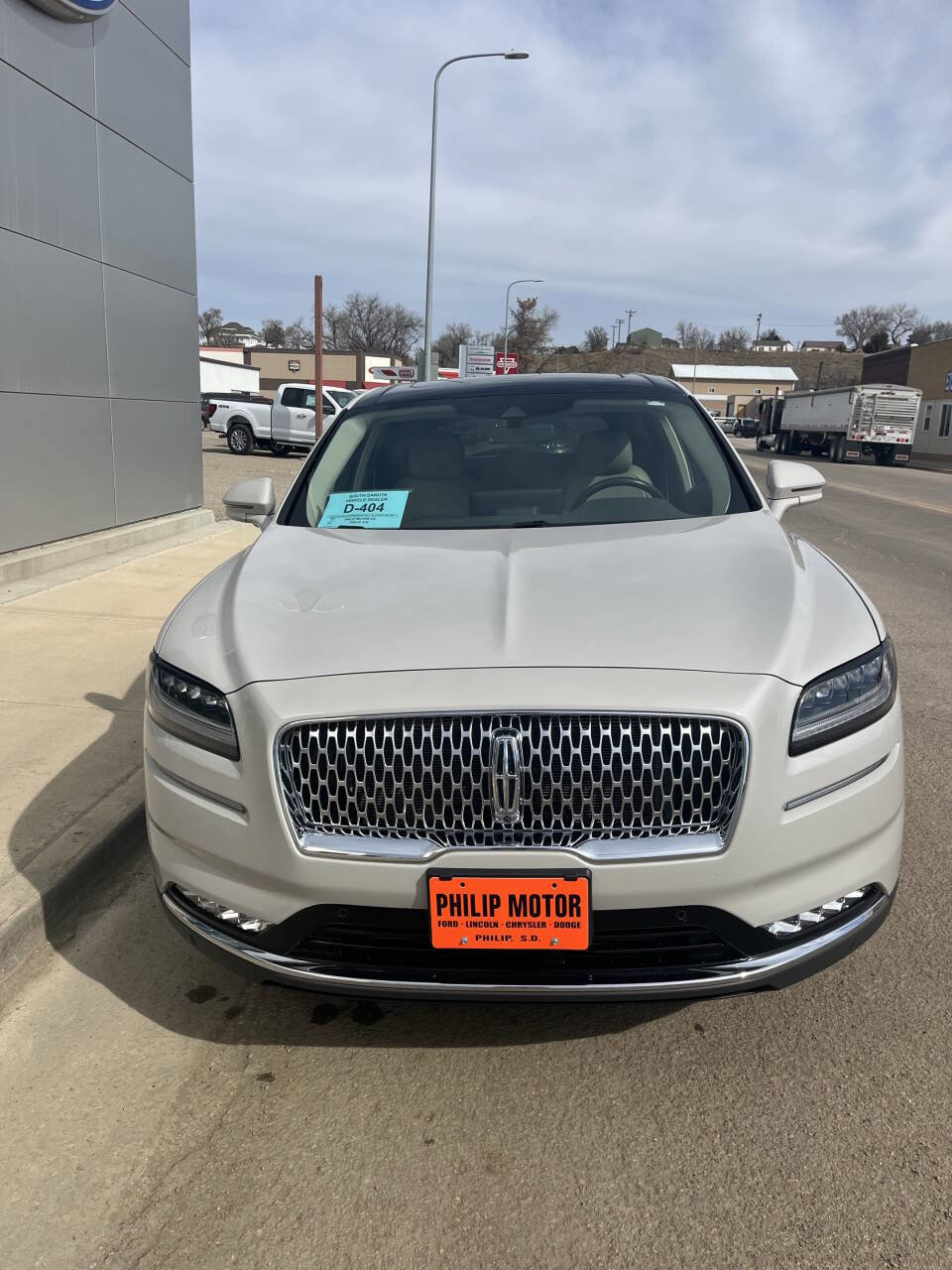 Used 2022 Lincoln Nautilus Reserve w/ Equipment Group 202A image 4