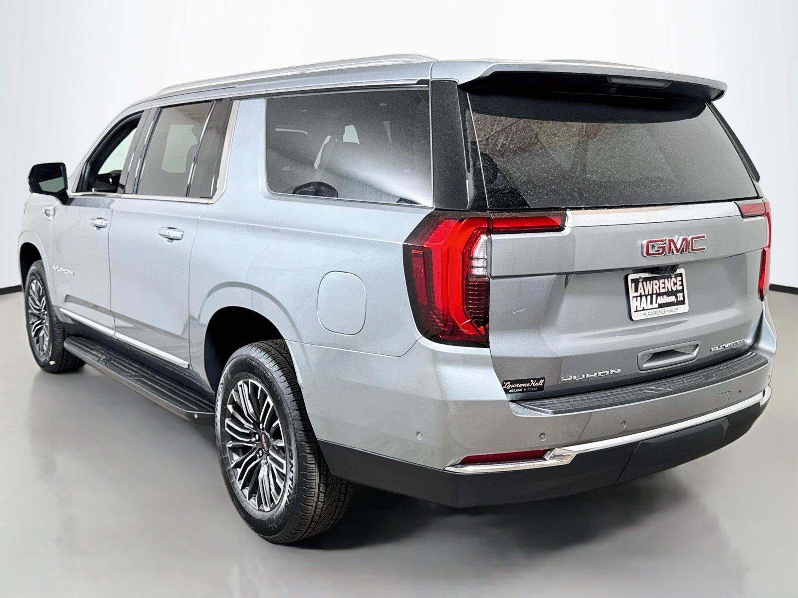 New 2027 GMC Yukon XL Elevation w/ LPO, Floor Liner Package AWD/4WD image 3