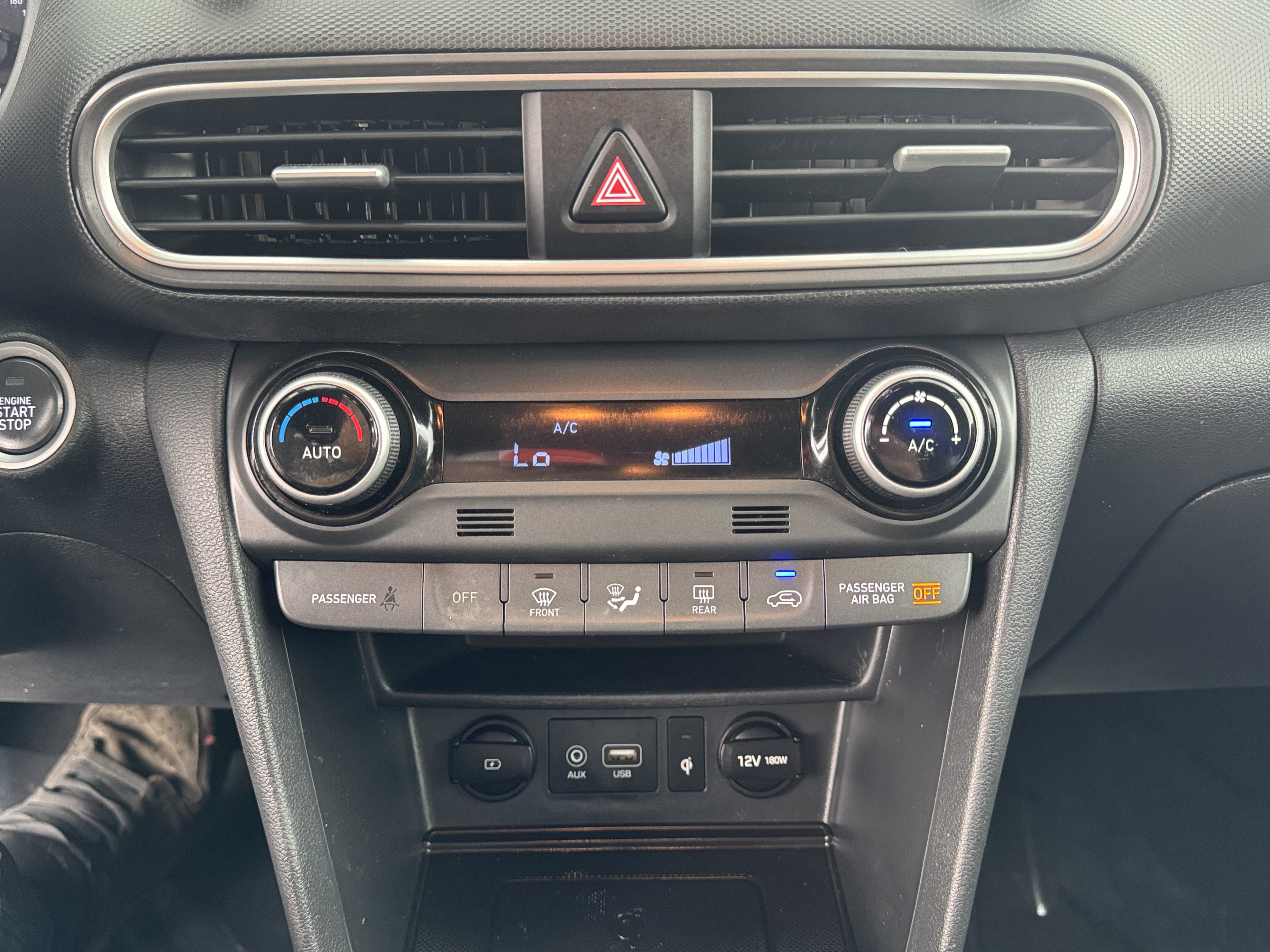 Used 2020 Hyundai Kona Limited AWD/4WD image 27