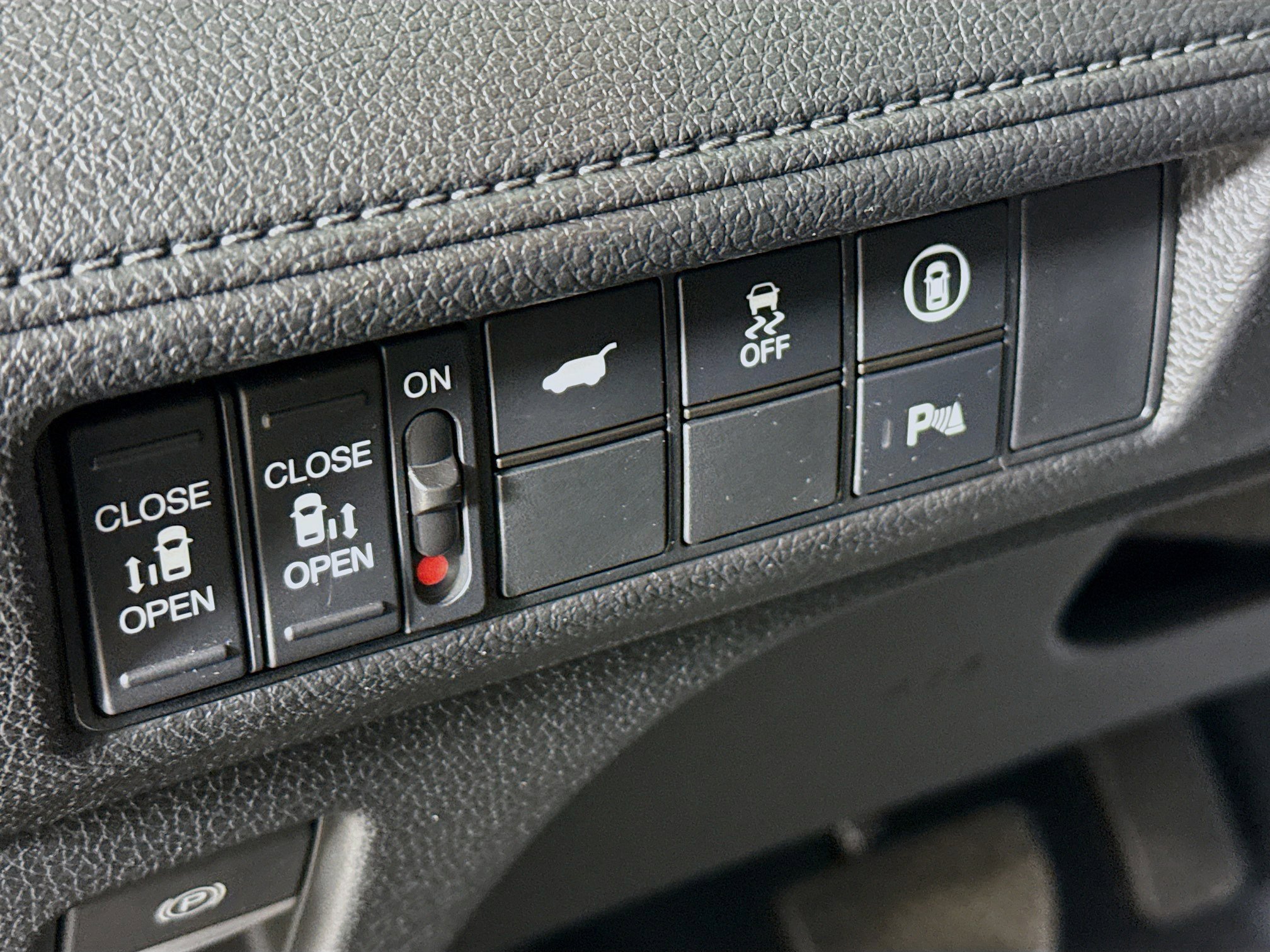 Used 2024 Honda Odyssey Elite image 9