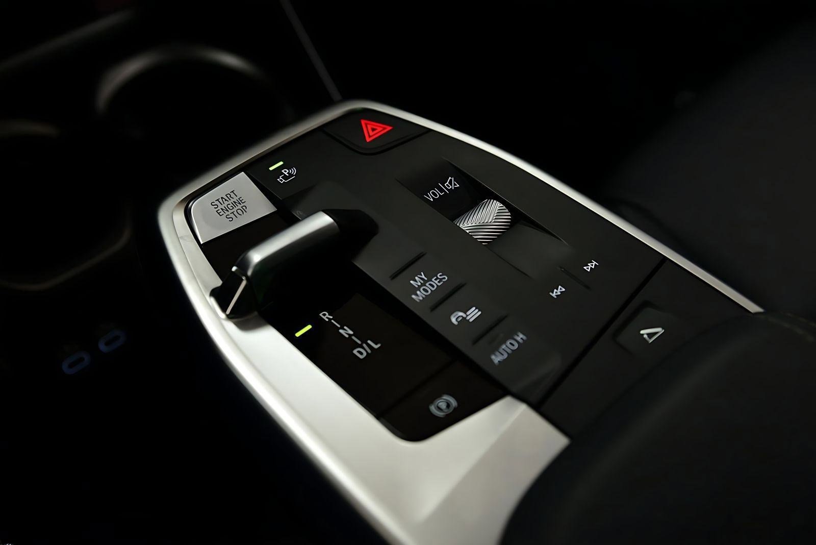 Certified 2025 BMW X2 xDrive28i image 13