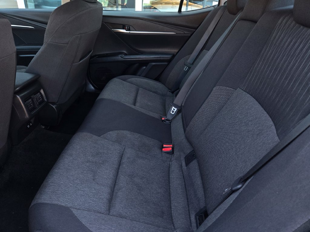 Used 2025 Toyota Camry LE FWD image 13