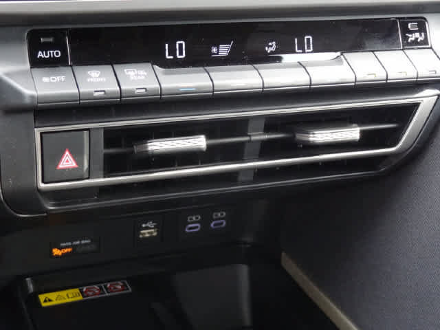 Used 2026 Toyota Camry LE FWD image 19
