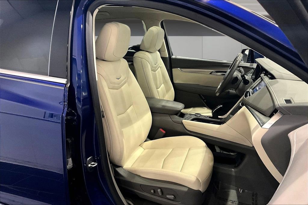 Certified 2023 Cadillac XT5 Premium Luxury AWD/4WD image 29