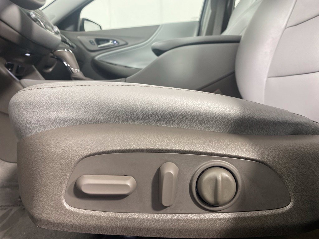 Used 2017 Chevrolet Malibu Hybrid w/ Leather Package FWD image 22