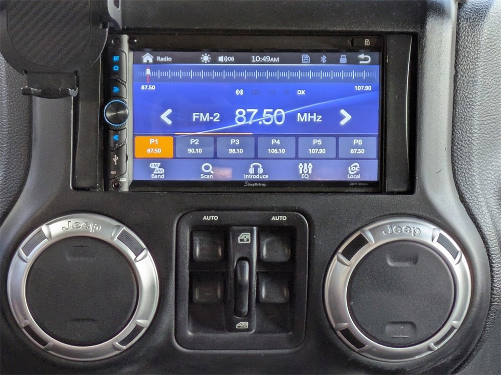 Used 2015 Jeep Wrangler Unlimited Sahara w/ Max Tow Package image 17