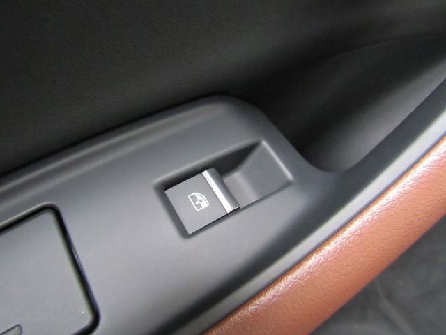 Used 2022 Audi Q8 Premium image 34