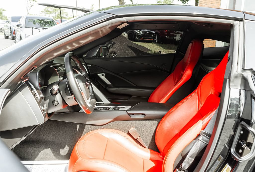 Used 2019 Chevrolet Corvette Stingray Coupe w/ 1LT RWD image 23