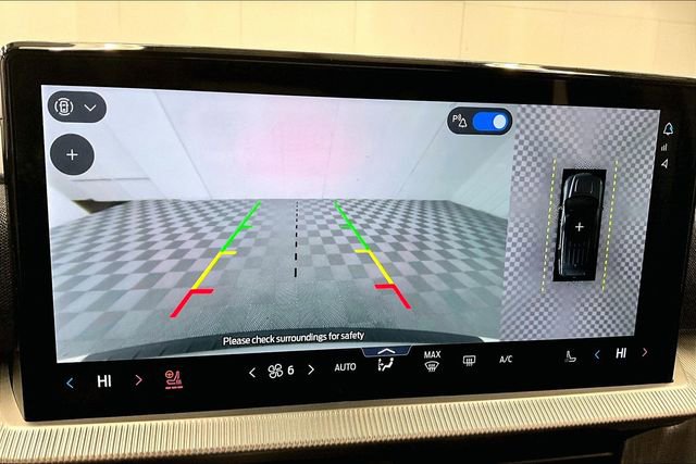 Used 2025 Ford Explorer Platinum image 28