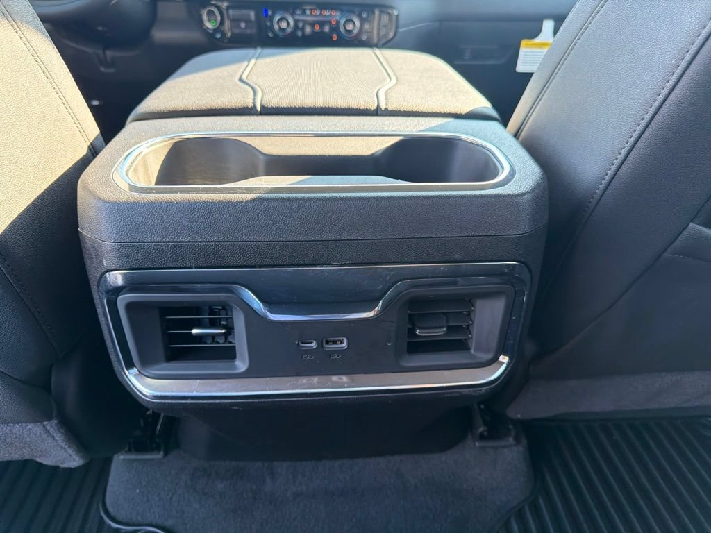 Used 2025 Chevrolet Silverado 3500 LTZ w/ LTZ Convenience Package AWD/4WD image 18
