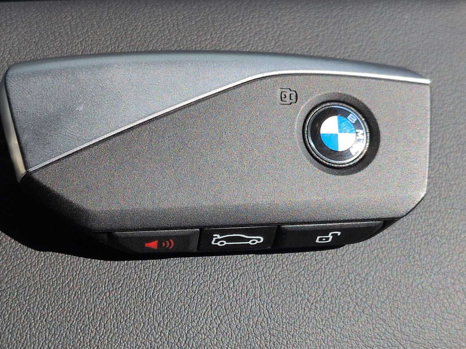 Used 2026 BMW X5 xDrive50e w/ M Sport Package AWD/4WD image 39