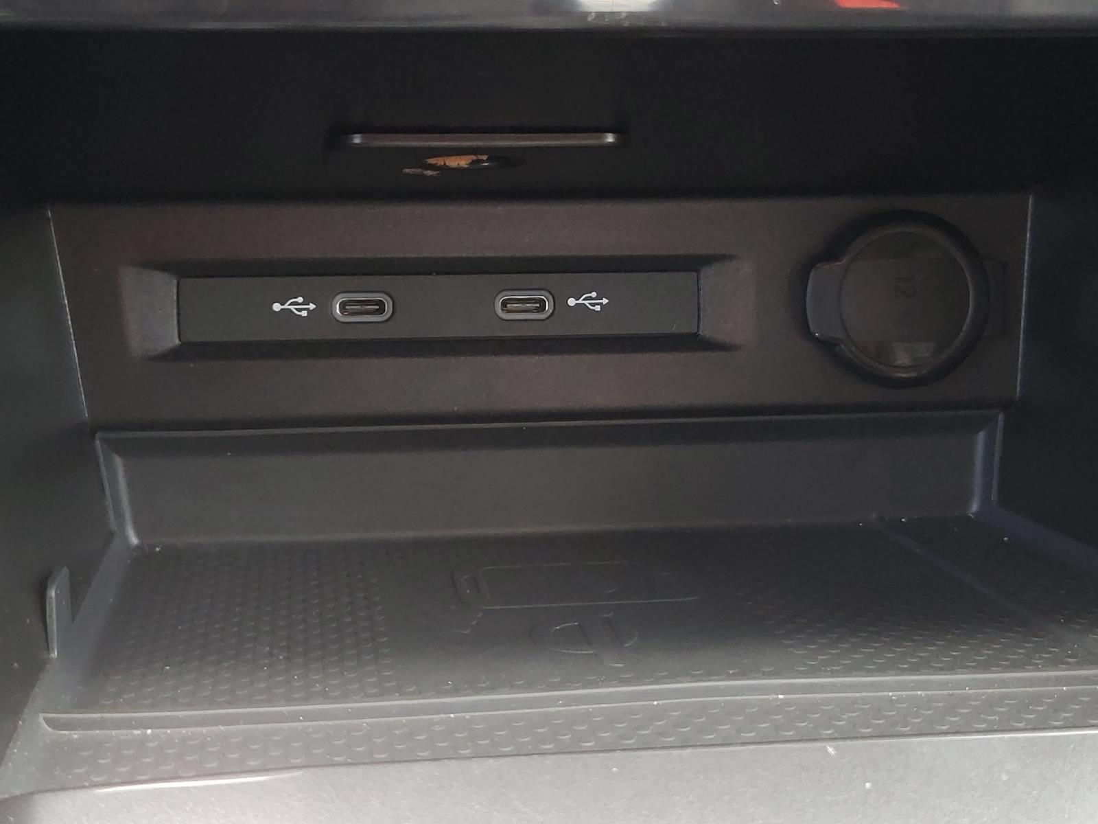 Used 2024 Volkswagen Tiguan SE FWD image 30
