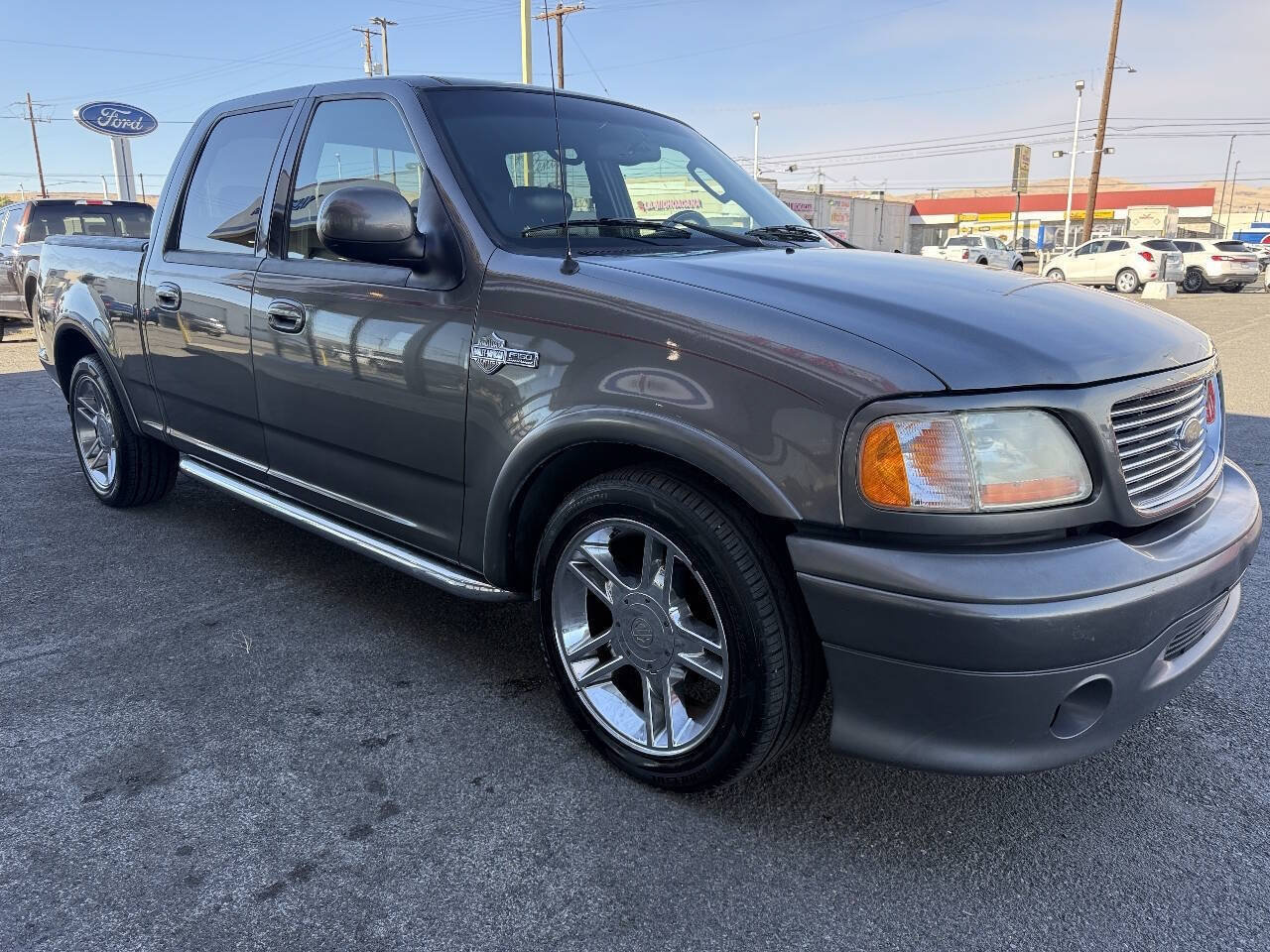 Used 2002 Ford F150 Harley-Davidson RWD image 2