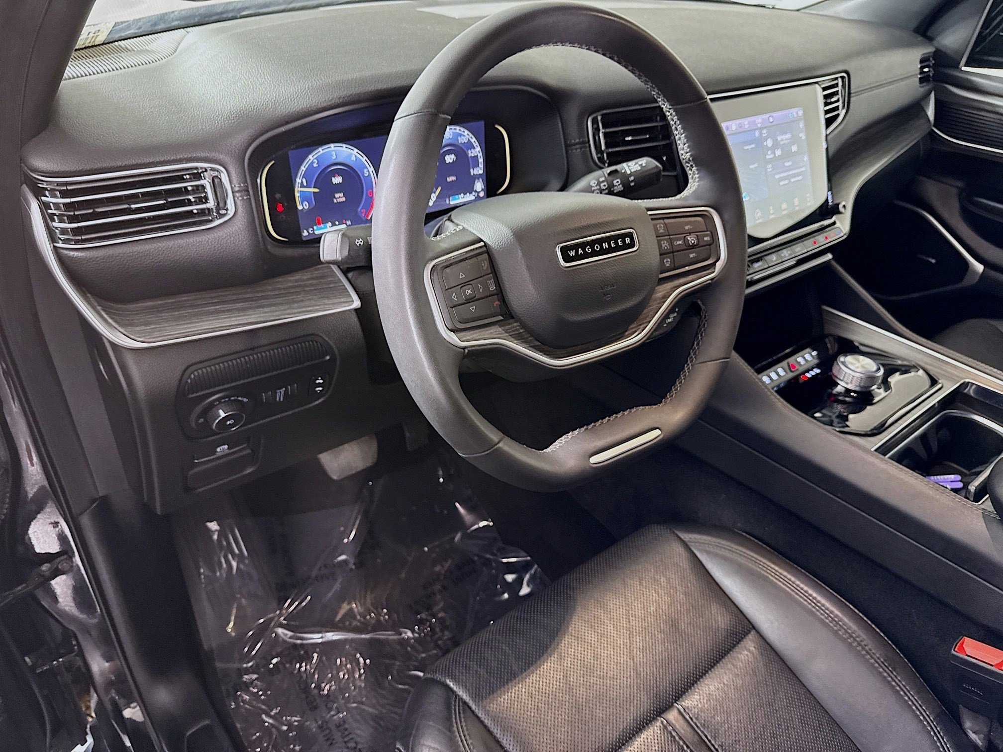 Used 2024 Jeep Wagoneer L Series II RWD image 23