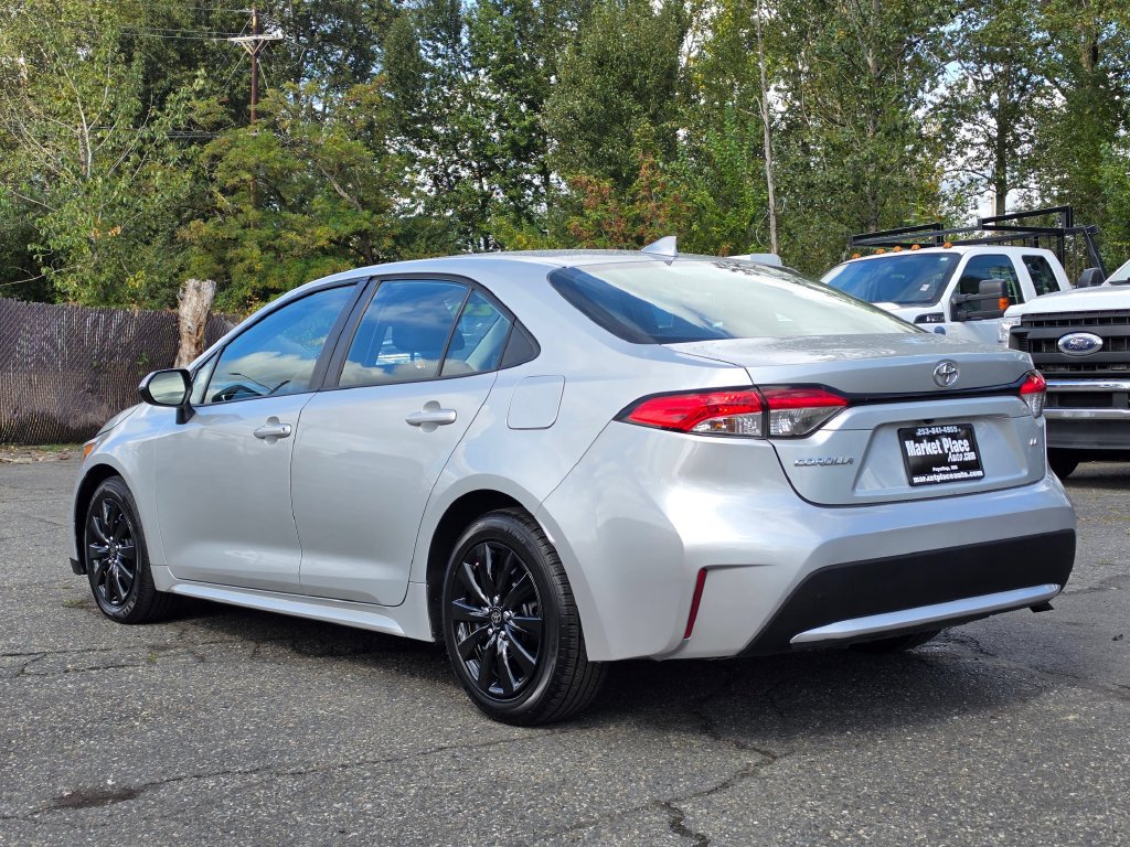 Used 2020 Toyota Corolla LE FWD image 4