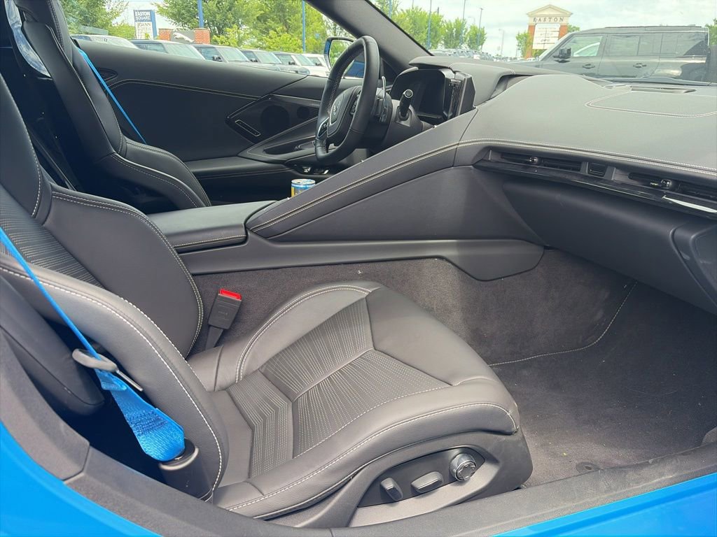 Used 2025 Chevrolet Corvette Stingray Preferred Conv w/ Stealth Interior Trim Package RWD image 13