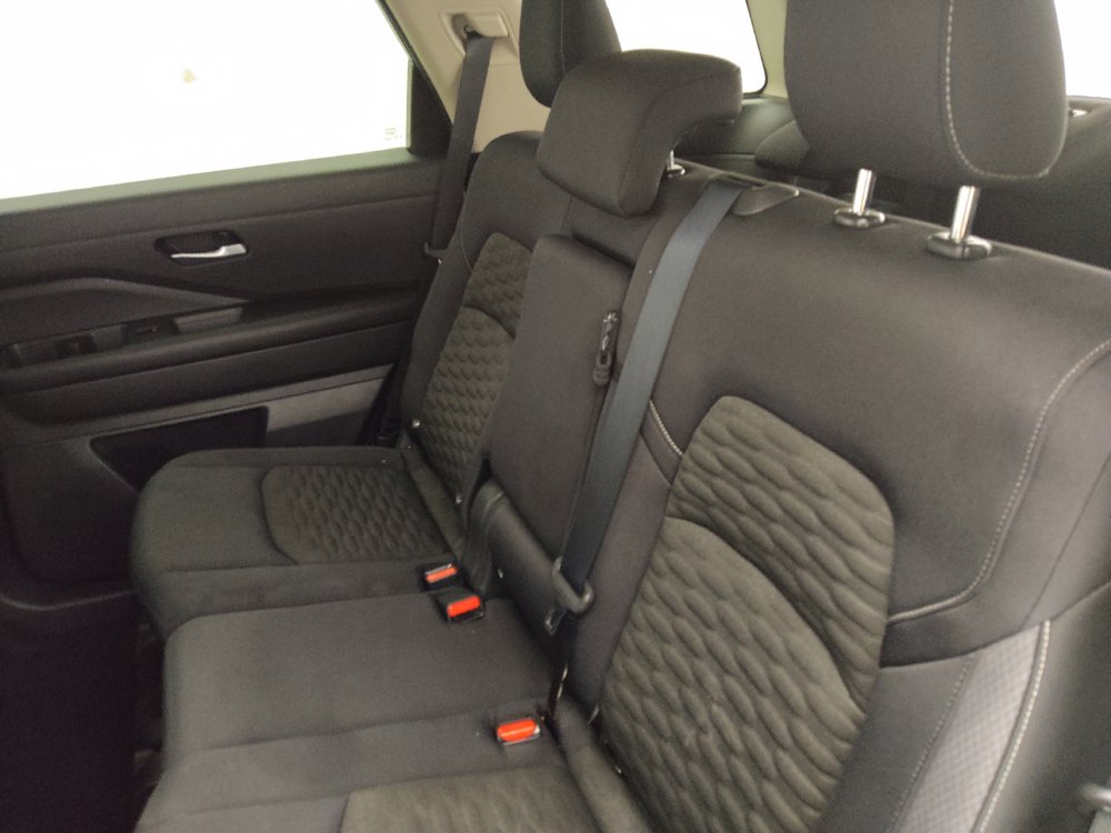 Used 2022 Nissan Pathfinder S AWD/4WD image 18