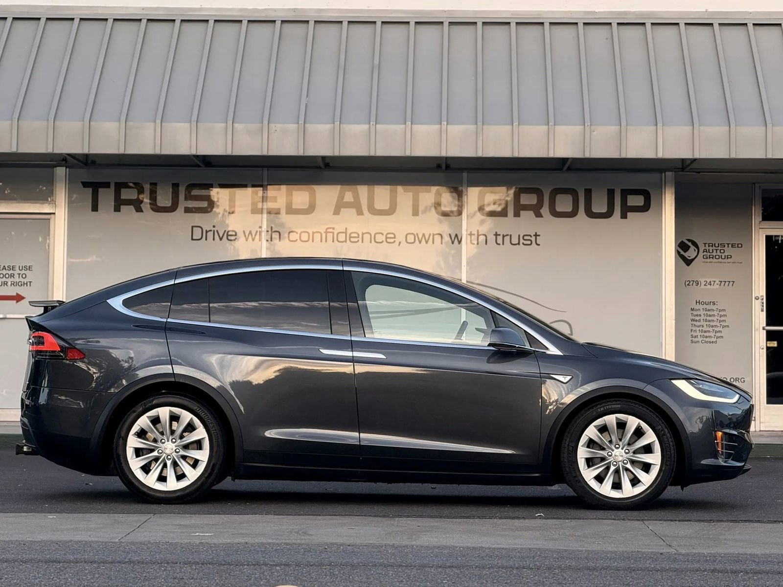 Used 2016 Tesla Model X 75D AWD/4WD image 5
