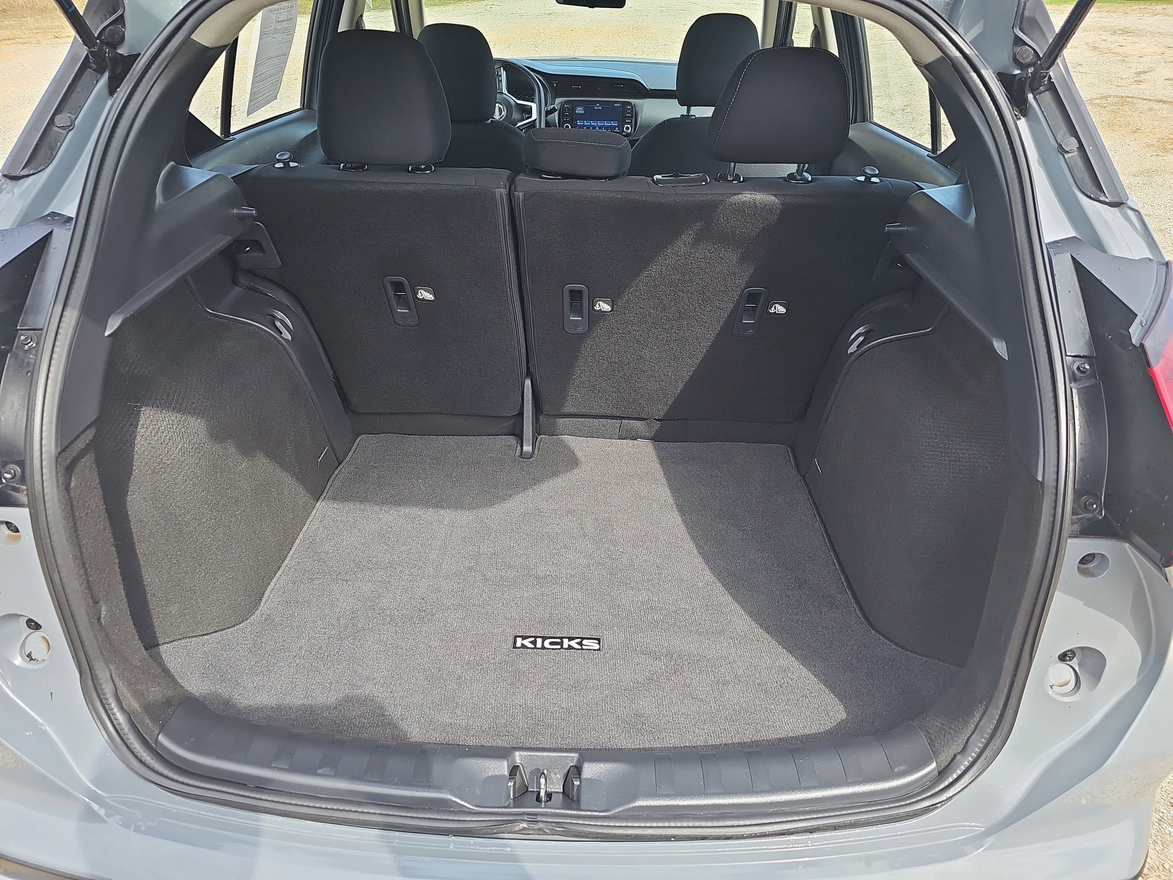Used 2024 Nissan Kicks SV w/ Exterior Package image 9
