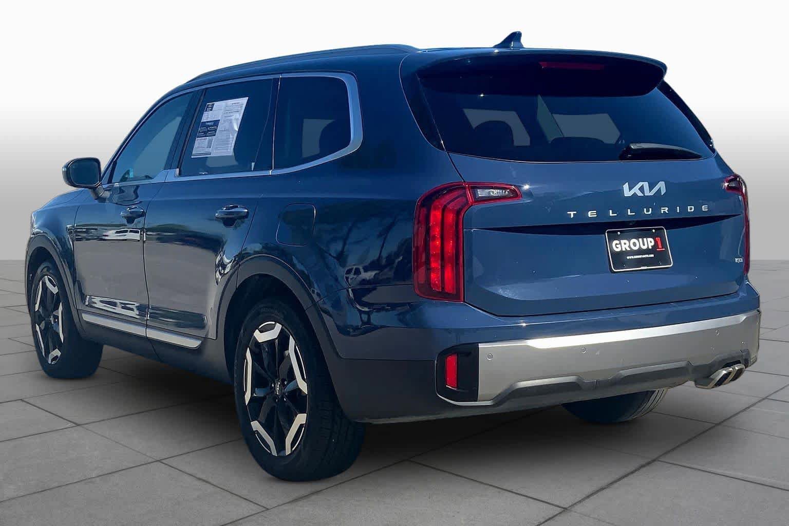 Used 2025 Kia Telluride S AWD/4WD image 11