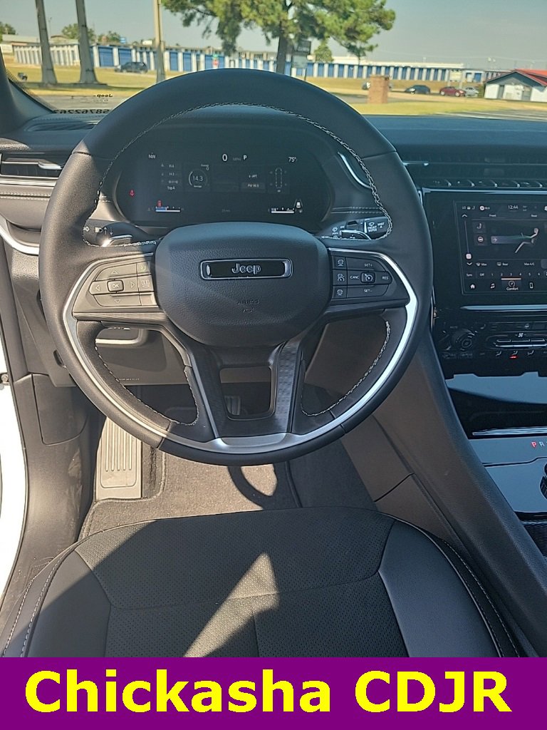 New 2025 Jeep Grand Cherokee L Altitude image 16