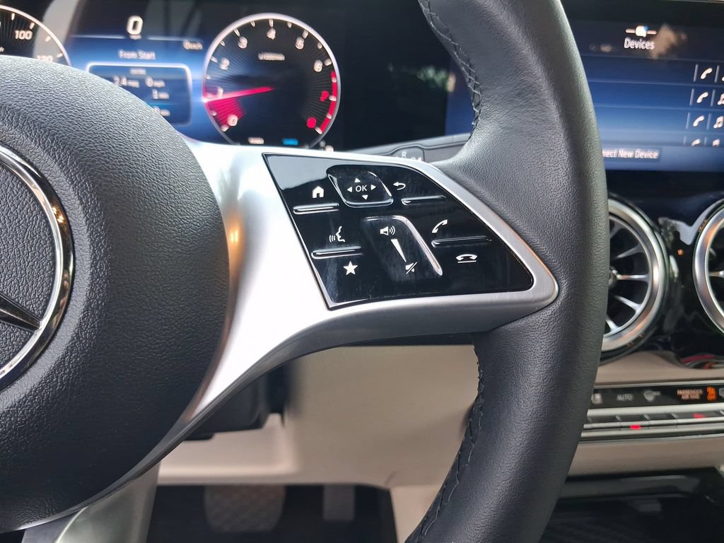 Used 2025 Mercedes-Benz GLB 250 image 22