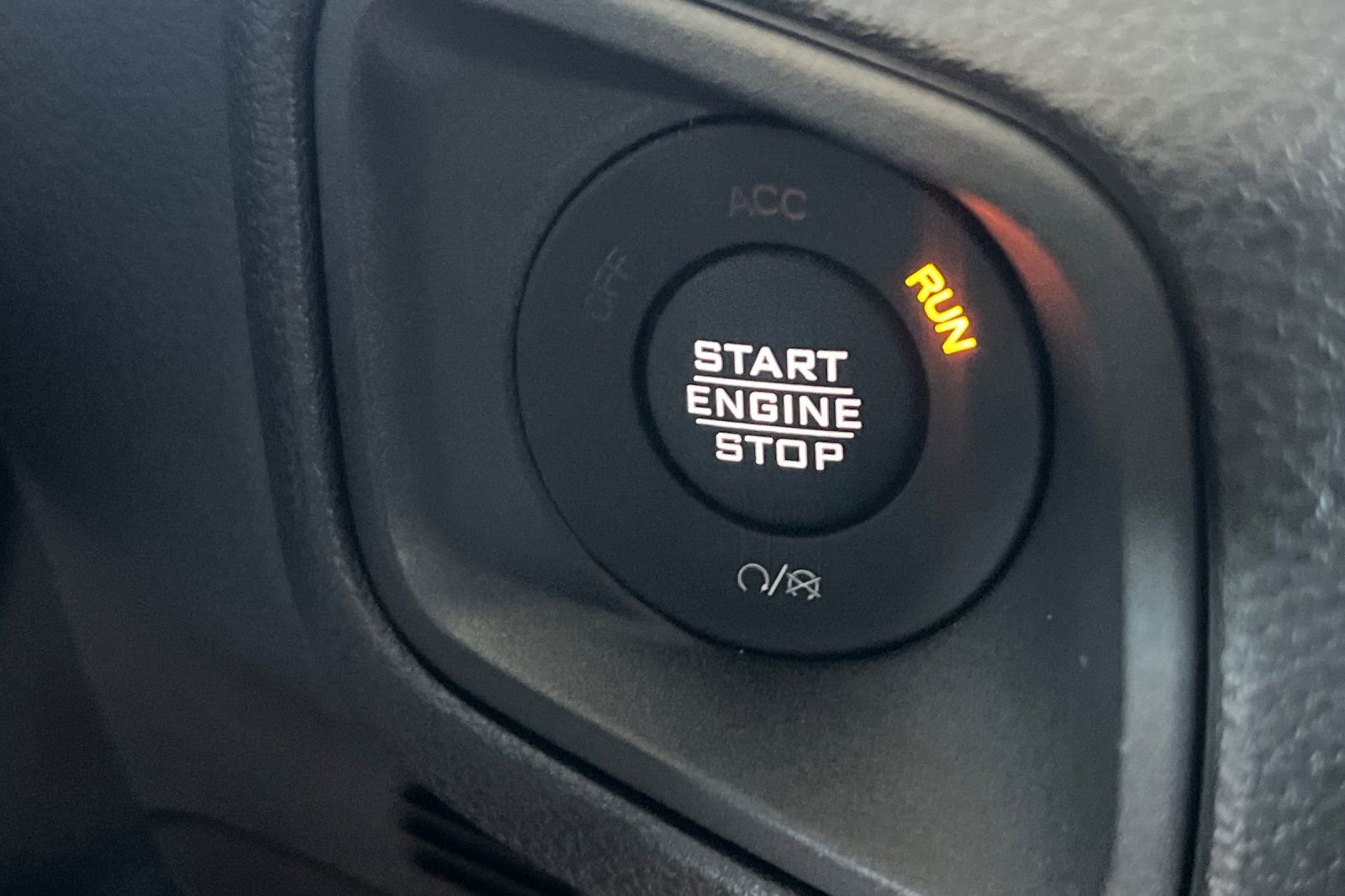 Used 2024 Jeep Gladiator Sport image 18