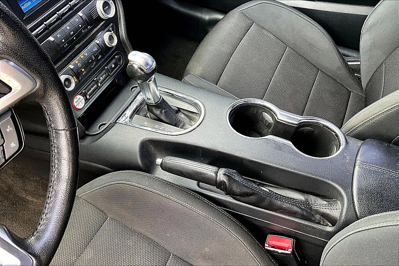 Used 2015 Ford Mustang Coupe image 12