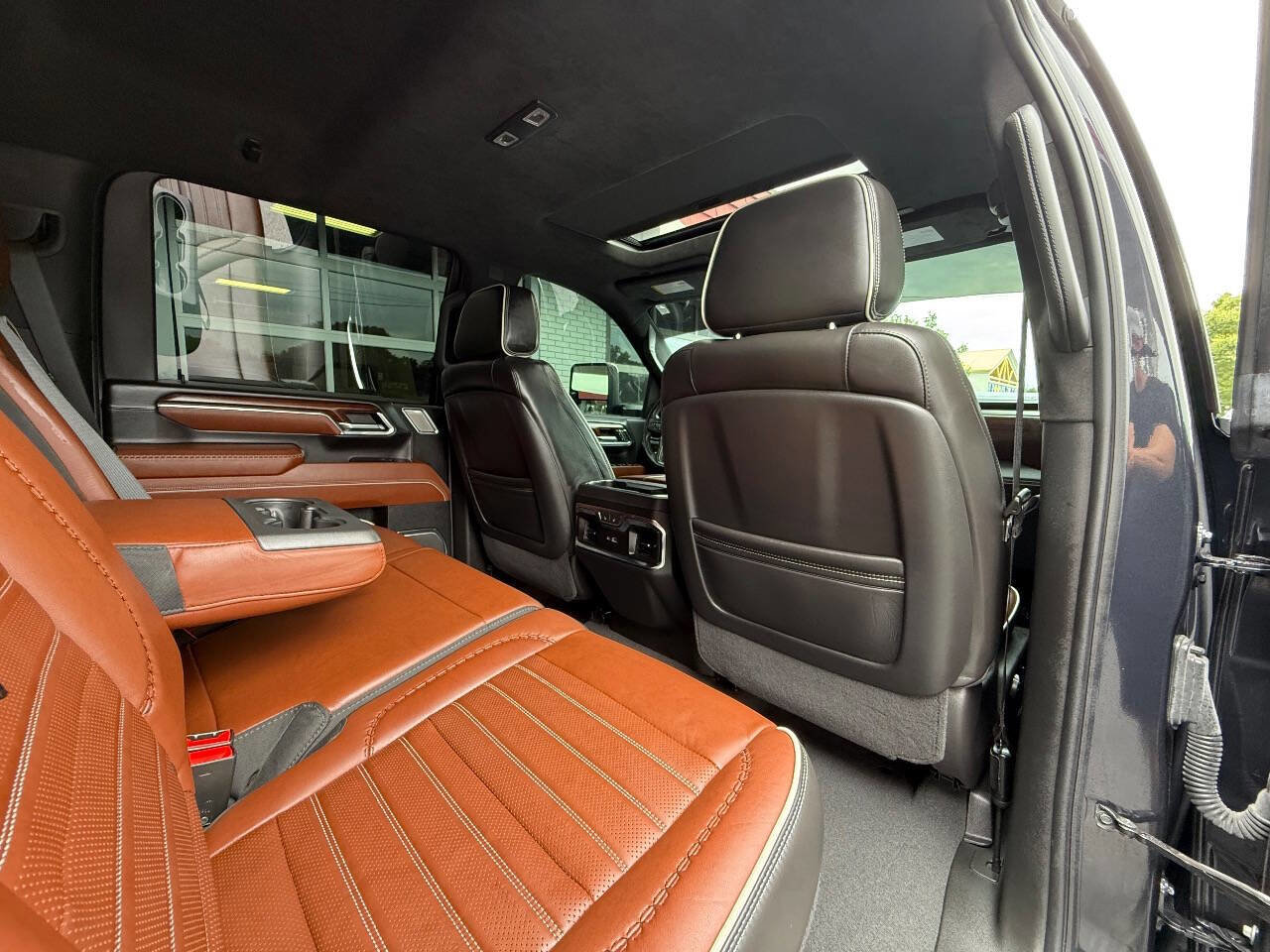Used 2024 GMC Sierra 3500 Denali Ultimate image 40