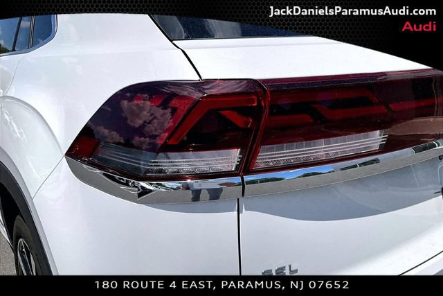 Used 2024 Volkswagen Atlas Cross Sport SEL Premium R-Line AWD/4WD image 22