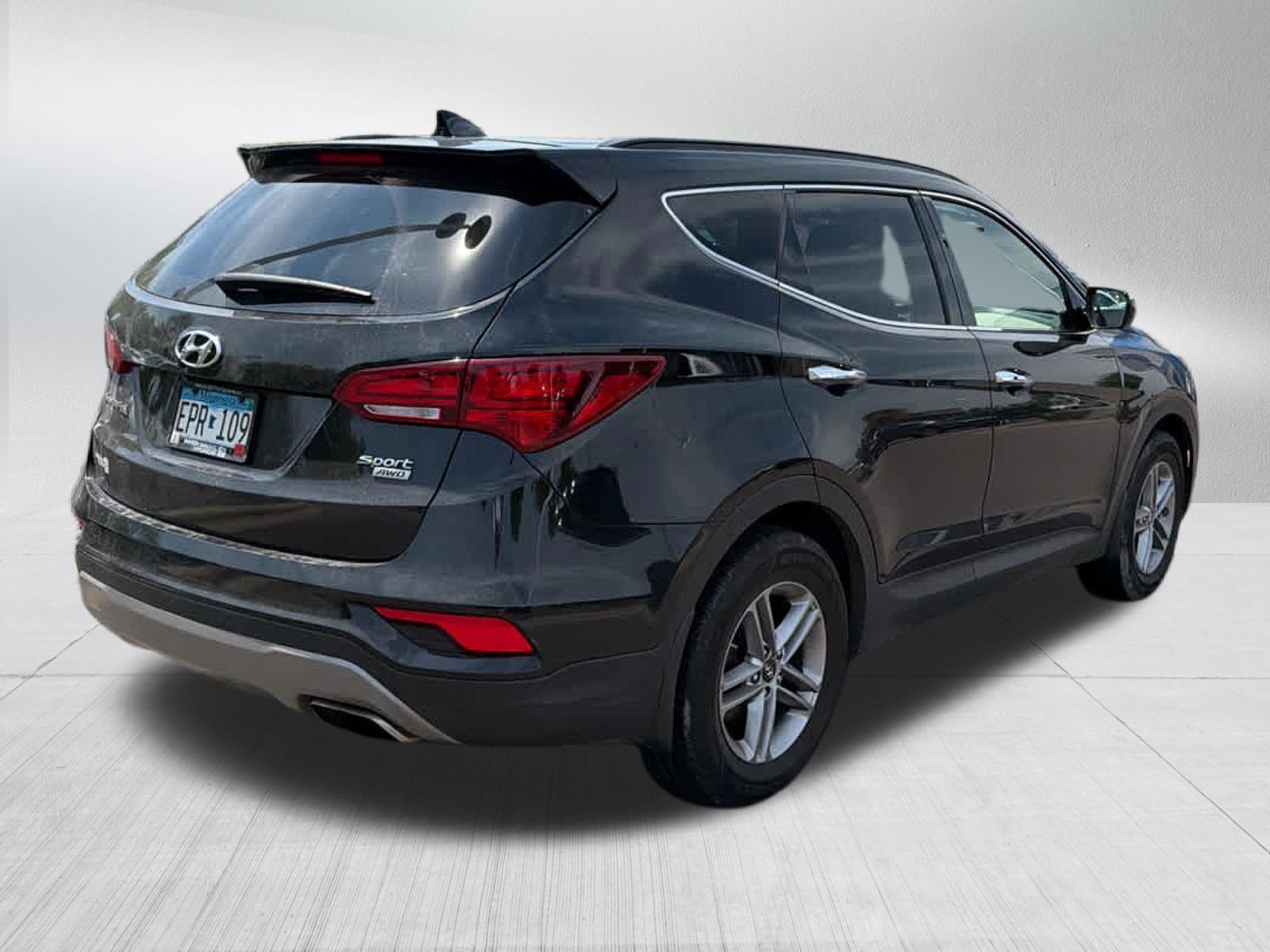 Used 2017 Hyundai Santa Fe Sport AWD/4WD image 5