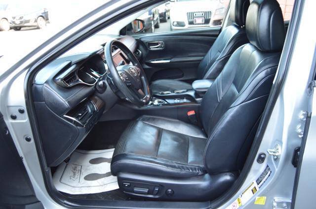 Used 2014 Toyota Avalon Limited FWD image 40