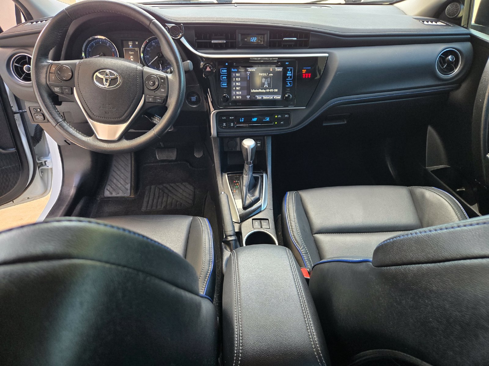 Used 2018 Toyota Corolla XSE FWD image 8