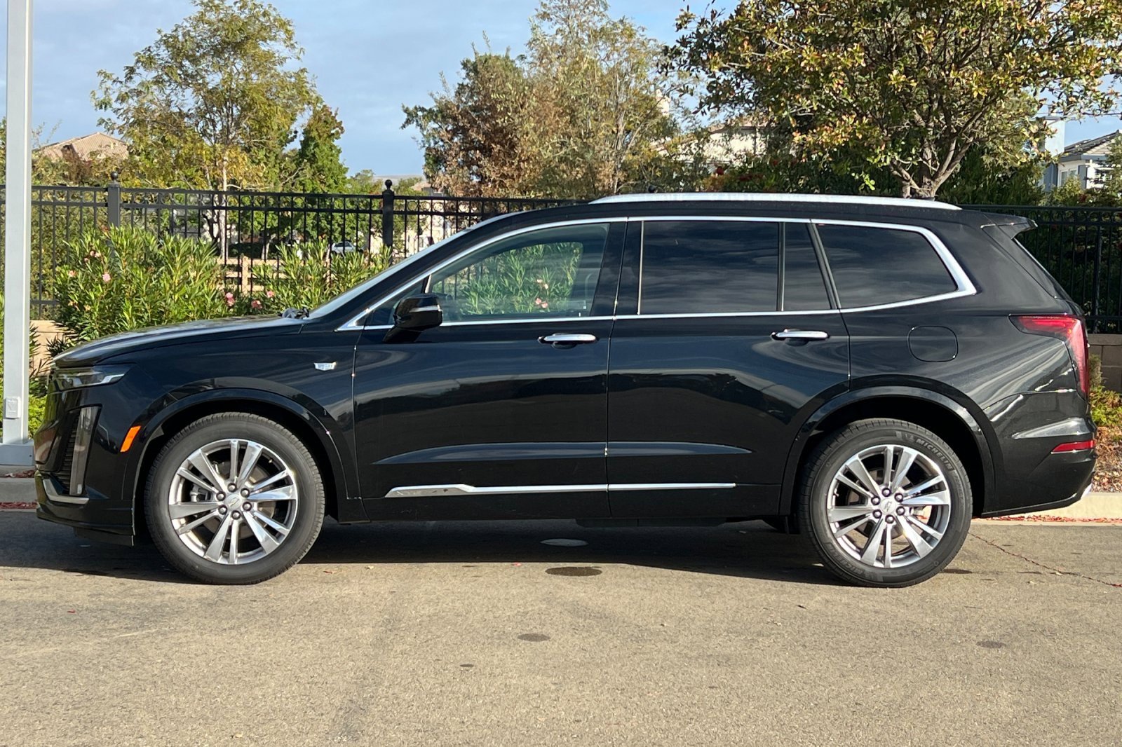 Used 2023 Cadillac XT6 Premium Luxury image 7