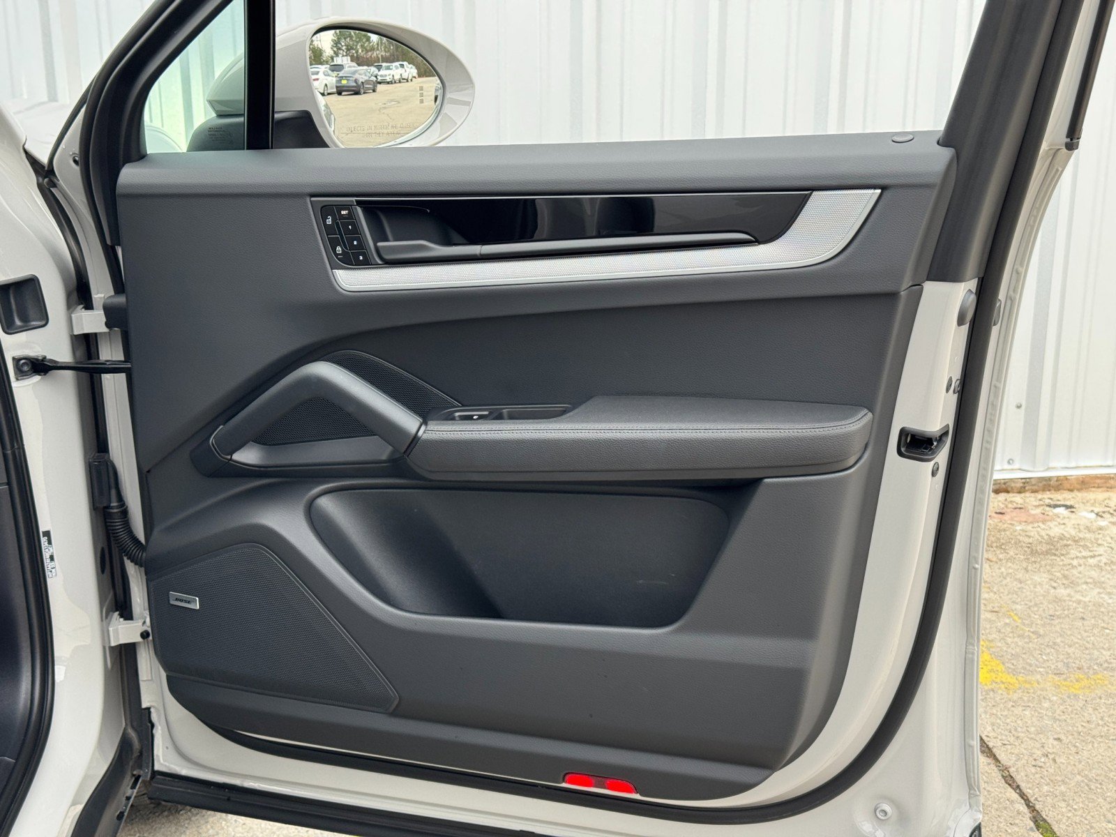 Used 2024 Porsche Cayenne w/ Premium Package image 46