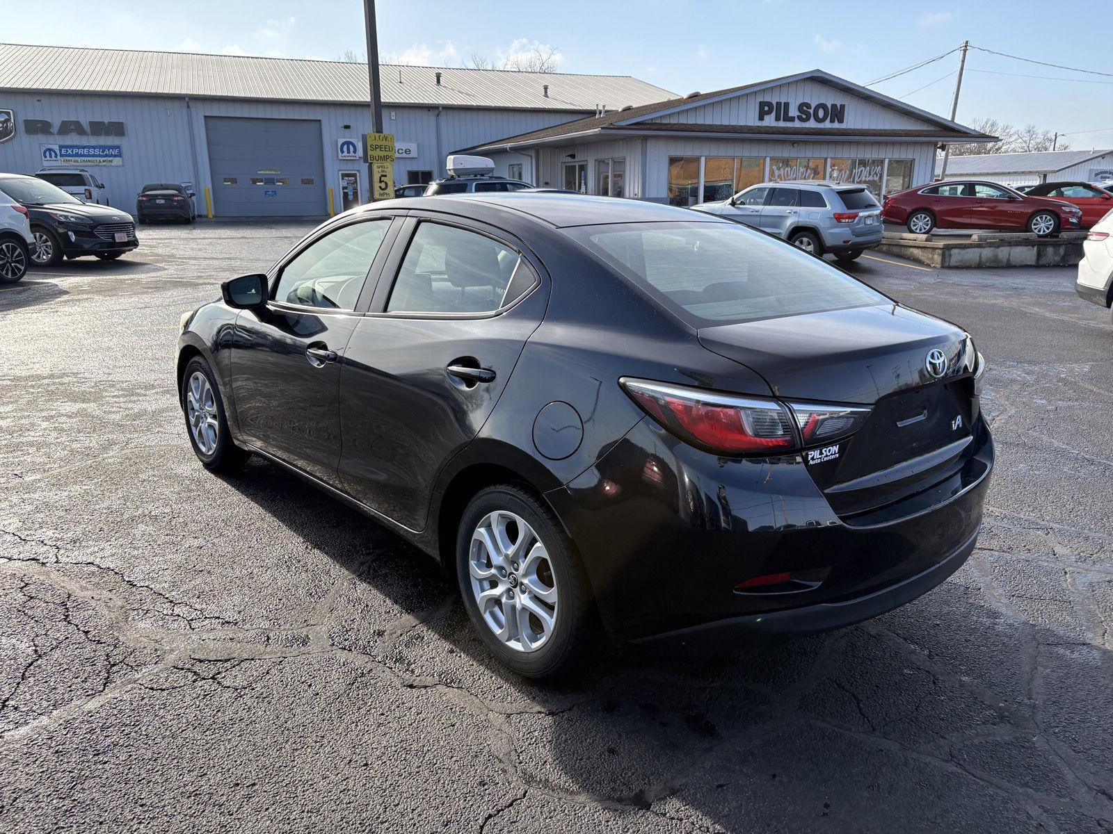 Used 2017 Toyota Yaris iA image 6