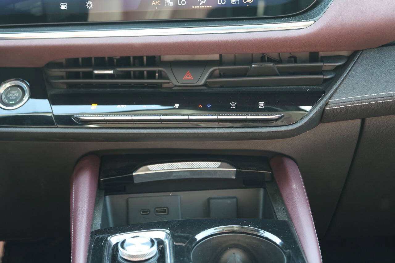 Used 2024 Buick Envision Sport Touring AWD/4WD image 21