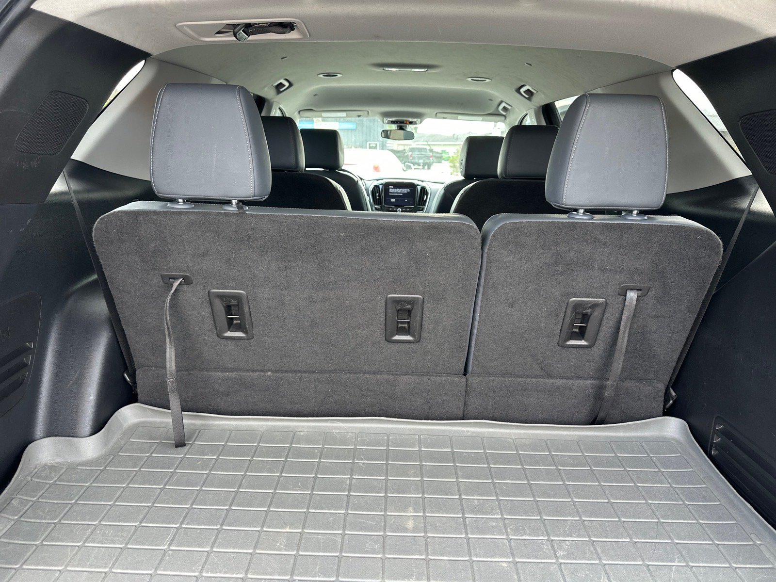 Used 2021 Chevrolet Traverse LT w/ LPO, 'HIT The Road' Package AWD/4WD image 12