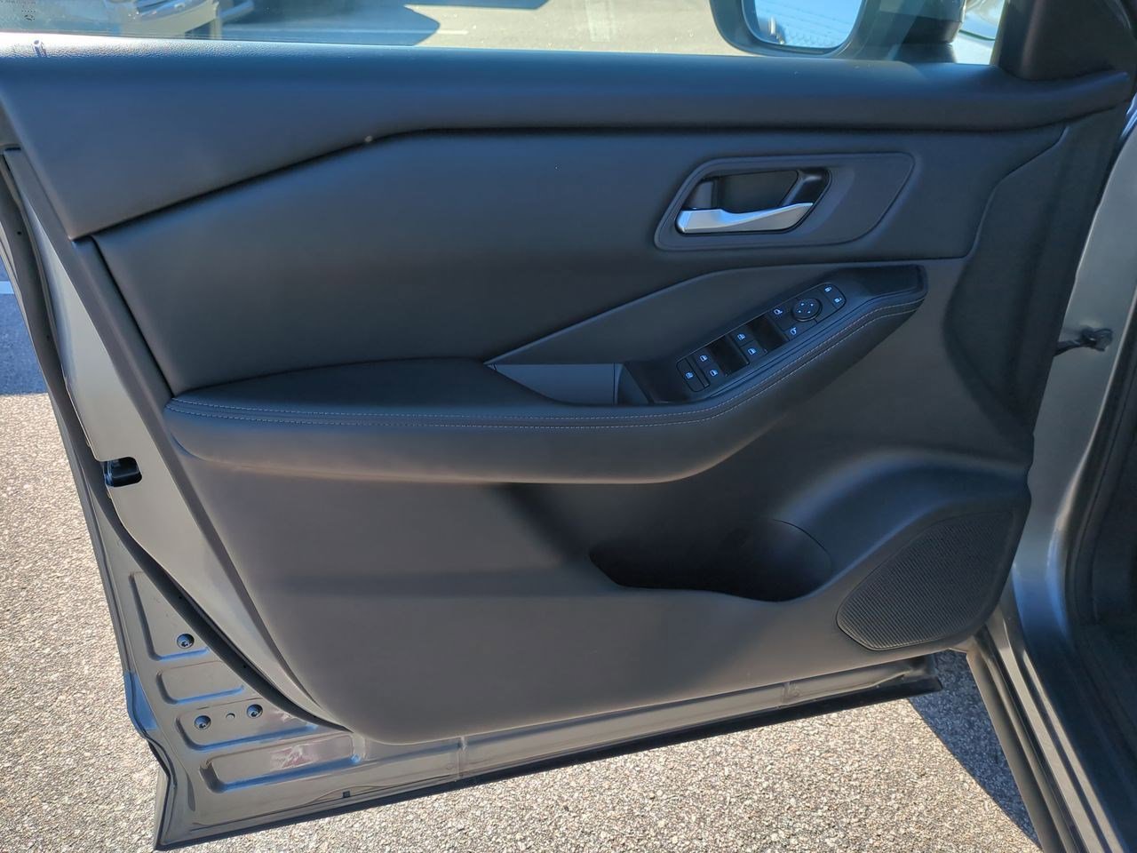 Certified 2024 Nissan Rogue SV image 12