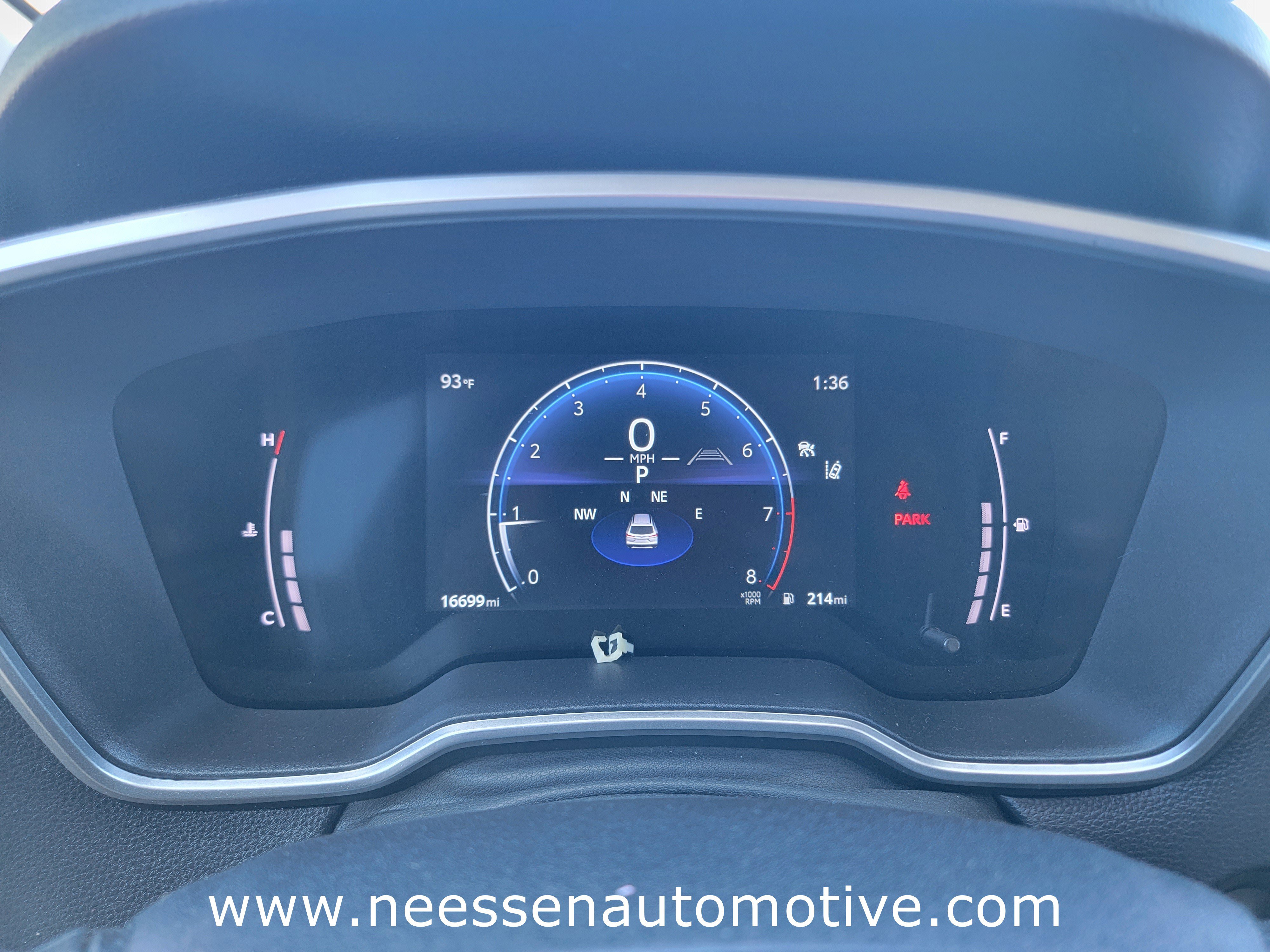 Used 2024 Toyota Corolla Cross XLE w/ Convenience Package image 21