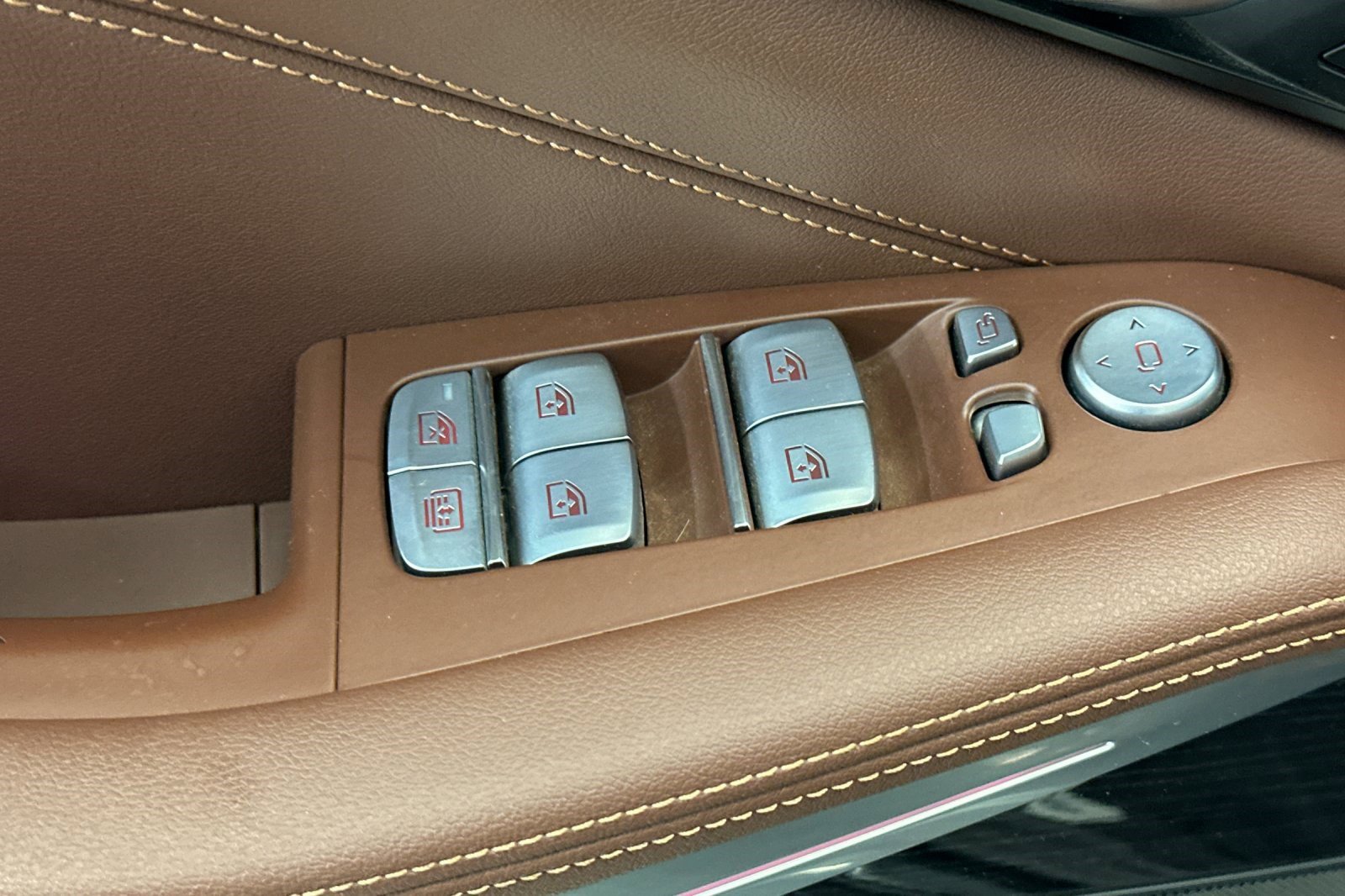 Used 2024 BMW X7 xDrive40i w/ M Sport Package image 13