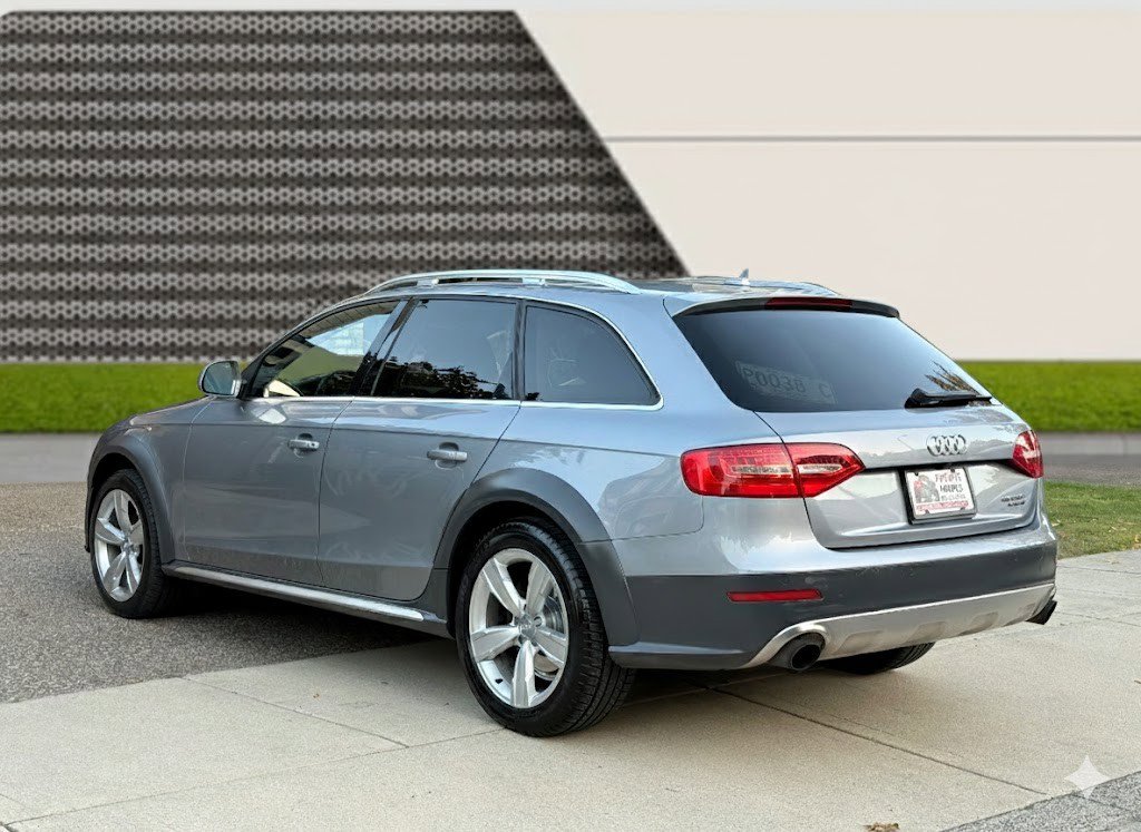 Used 2016 Audi A4 Premium Plus w/ Technology Package image 7