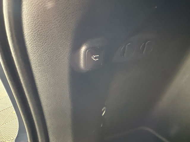 Used 2019 Jeep Cherokee Limited AWD/4WD image 25