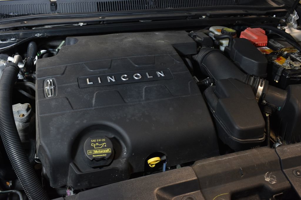 Used 2014 Lincoln MKS image 34