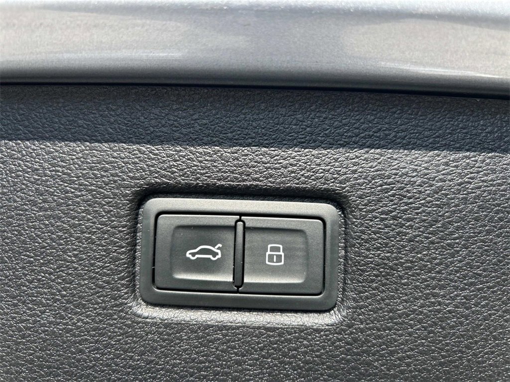 Used 2022 Audi Q7 3.0T Premium image 14